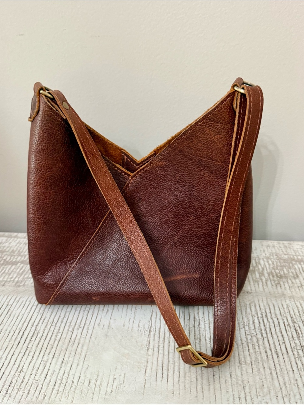 Portland Leather Small Naomi Shoulder Bag in Nutmeg - Picture 4 of 12